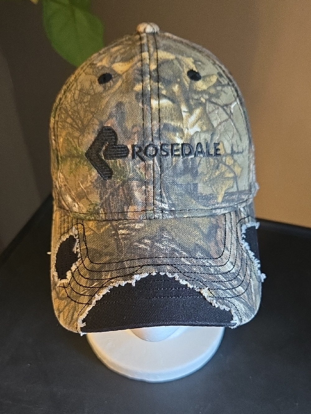 REALTREE Rosedale Camouflage Distressed Baseball / Truckers Cap